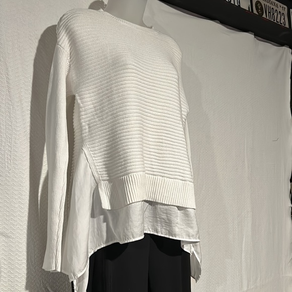 Simply Vera Asymmetrical Sweater - Picture 4 of 4